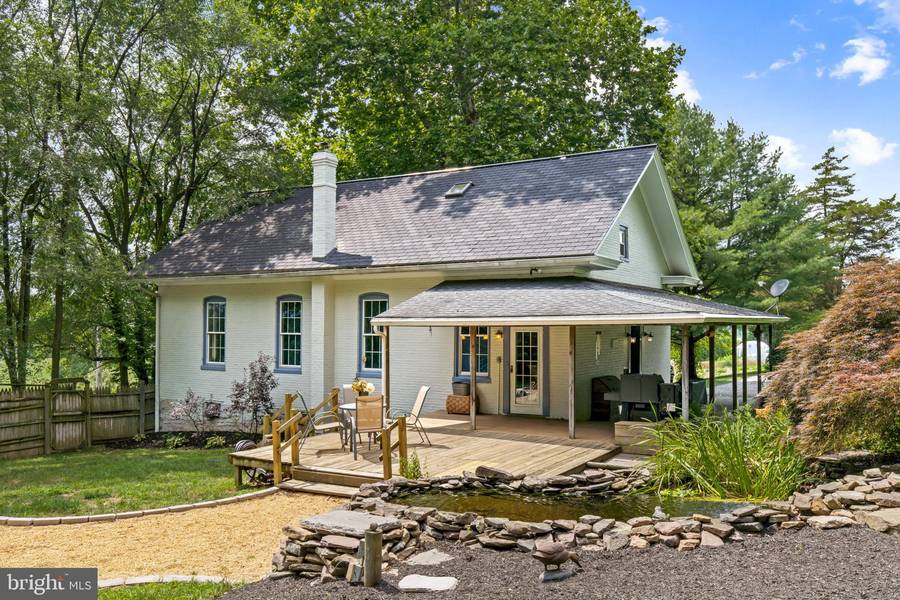 2366 RIVER RD, Bainbridge, PA 17502