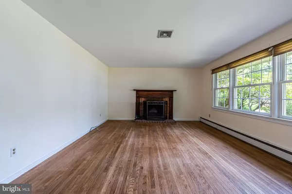 Lansdale, PA 19446,104 KNOLLWOOD DR