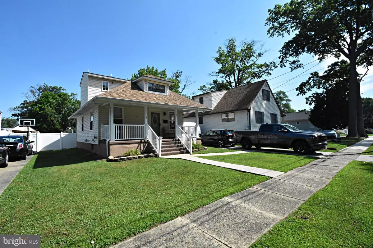 Maple Shade, NJ 08052,27 ANNA AVE