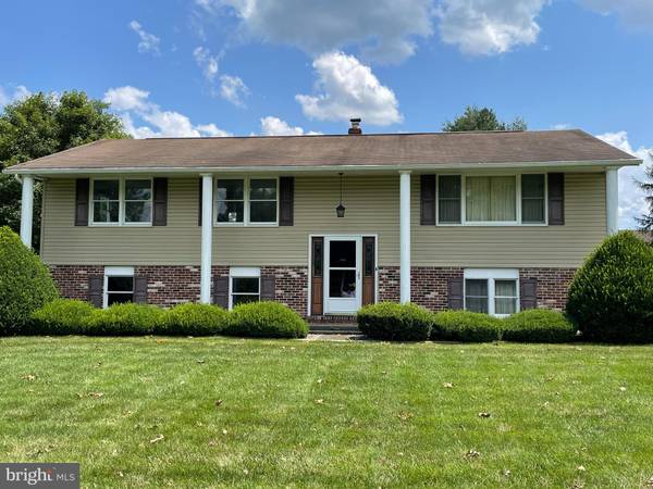 4607 LYNNCREST DR, Hampstead, MD 21074