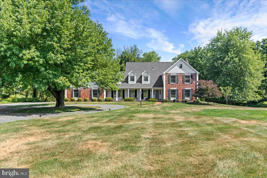 48 BROOK DR, Doylestown, PA 18901