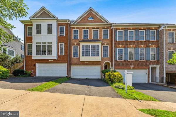 17472 BAYOU BEND CIR, Dumfries, VA 22025