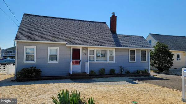 32 ROBERT DR, Manahawkin, NJ 08050