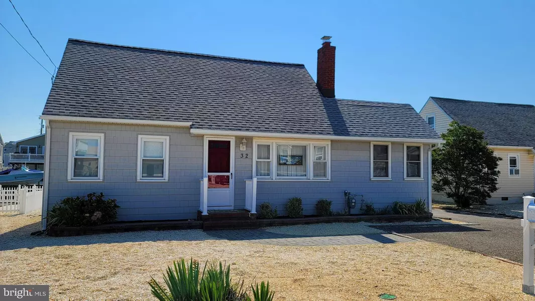 32 ROBERT DR, Manahawkin, NJ 08050