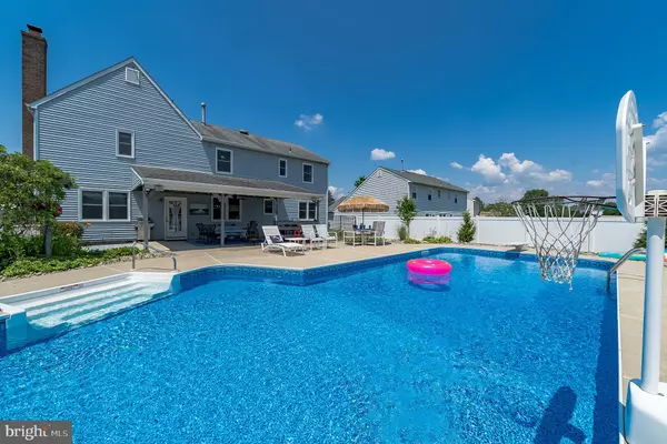 Sewell, NJ 08080,4 APPLETREE LN