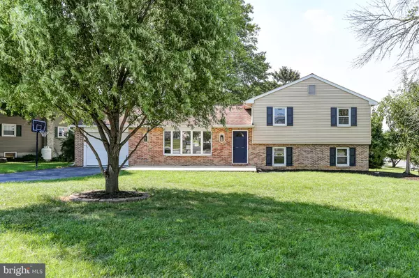 New Holland, PA 17557,315 W BROAD ST