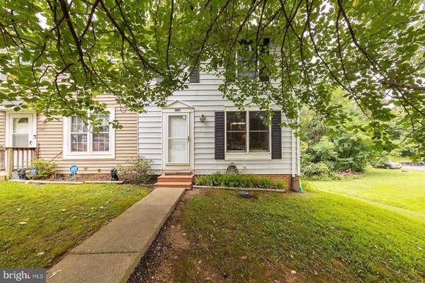 8335 MAUZY SQ, Marshall, VA 20115