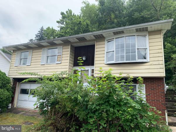 243 W HIGH ST, Nesquehoning, PA 18240