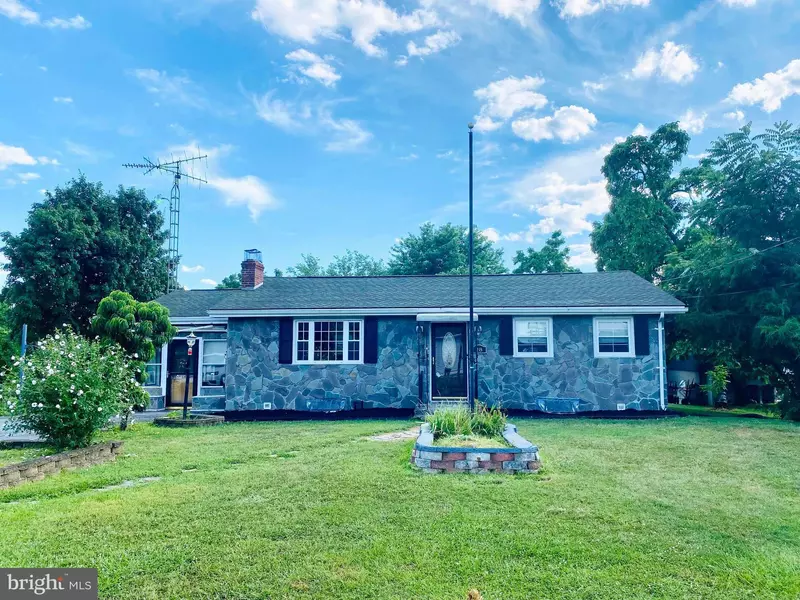 28 CLINE DR, Inwood, WV 25428