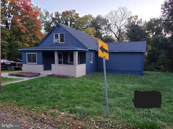 417 EDGEWAATER AVE, Lewistown, PA 17044