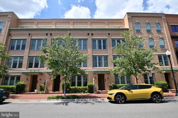 1220 MAIN LINE BLVD #102, Alexandria, VA 22301