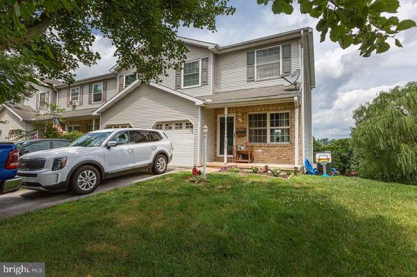 2865 ROBIN RD, York, PA 17404