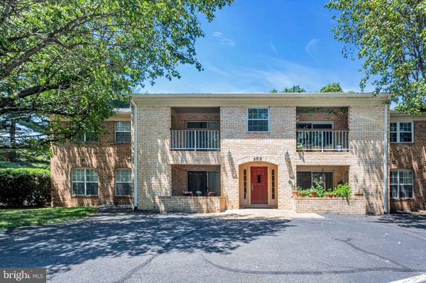 5812 COVE LANDING RD #203, Burke, VA 22015