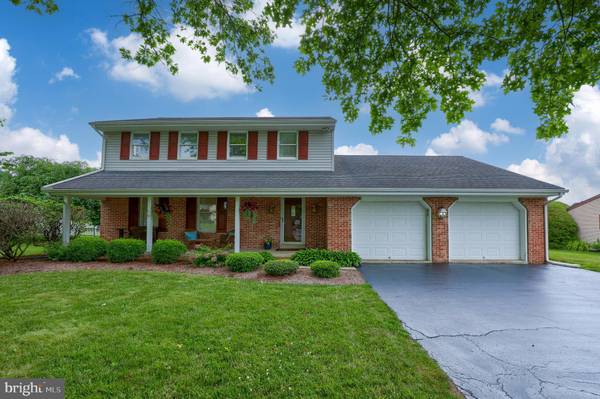 1320 KENSTAR DR, Landisville, PA 17538