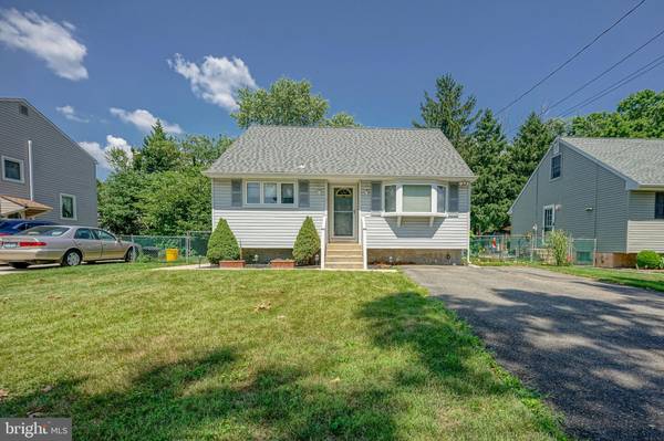 203 HILLCREST LN, Blackwood, NJ 08012