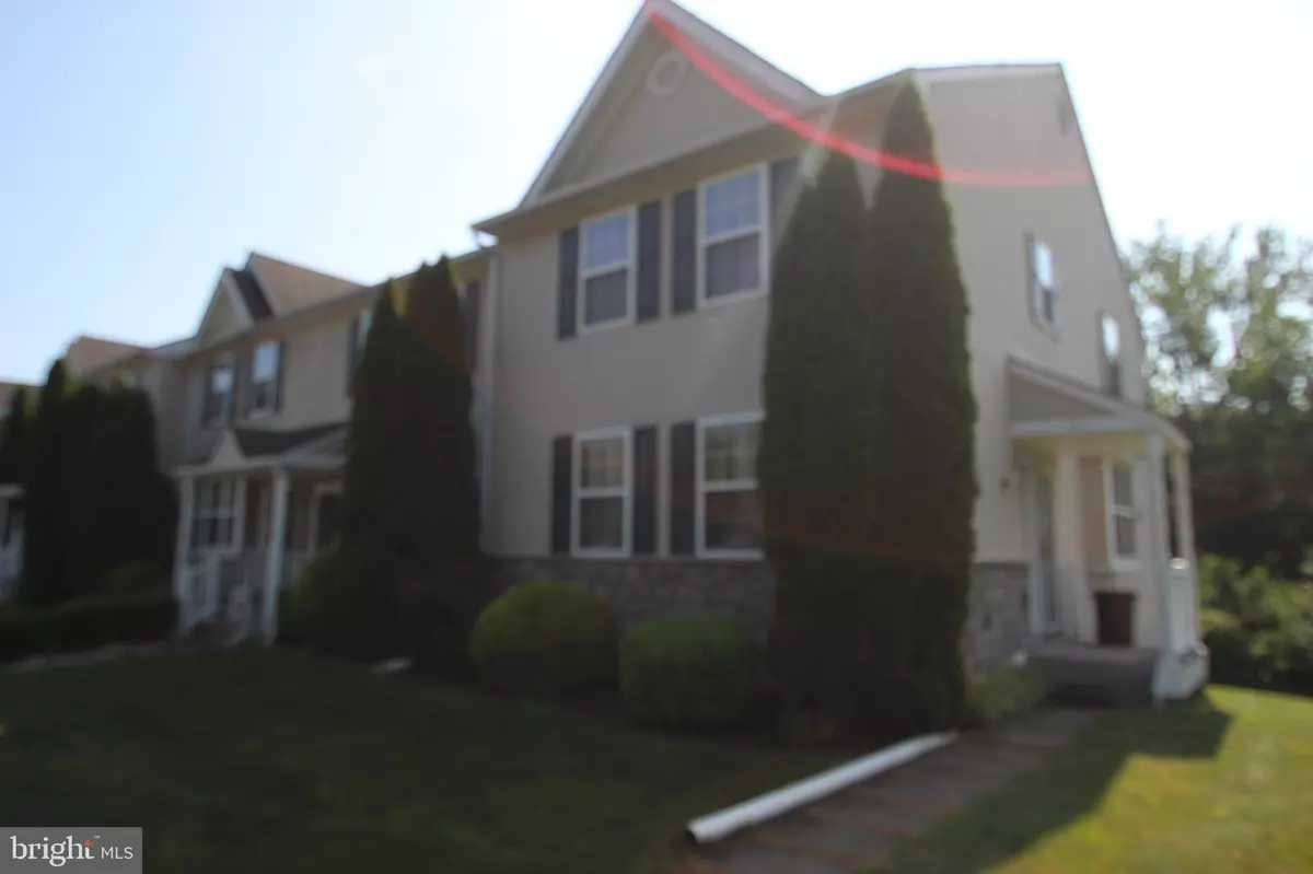 Aston, PA 19014,2 HOAG LN