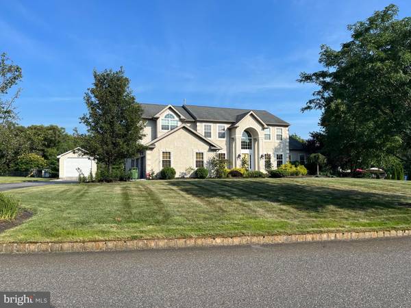 1 VICTORIA DR, Swedesboro, NJ 08085