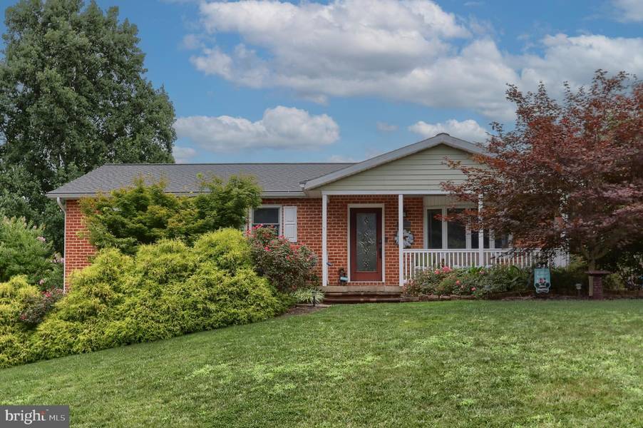 69 BASLER DR, Elizabethtown, PA 17022