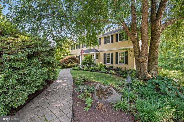 Newtown Square, PA 19073,821 LAWRENCE LN