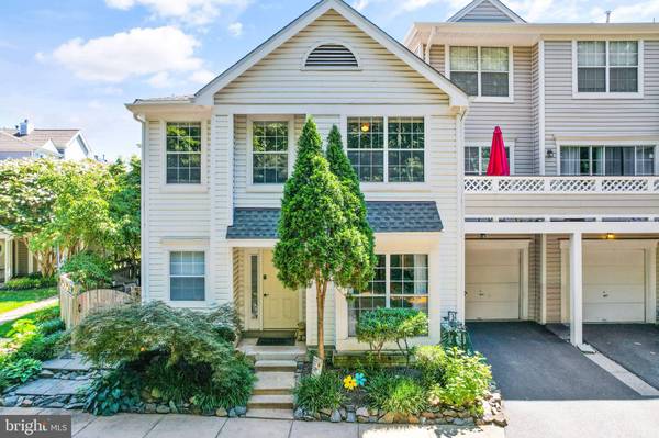 14445 GLENCREST CIR, Centreville, VA 20120