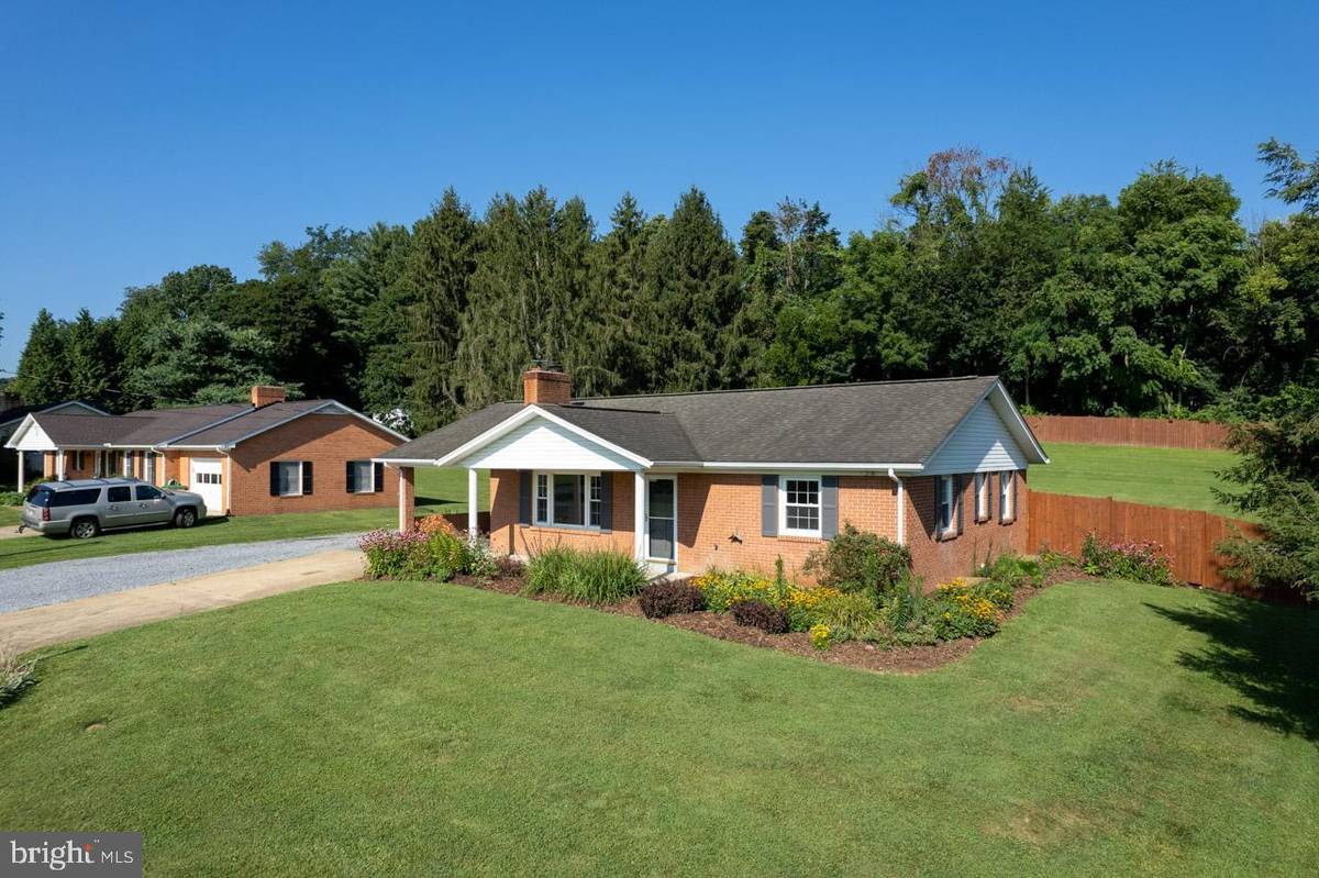 Luray, VA 22835,8 GREENFIELD RD