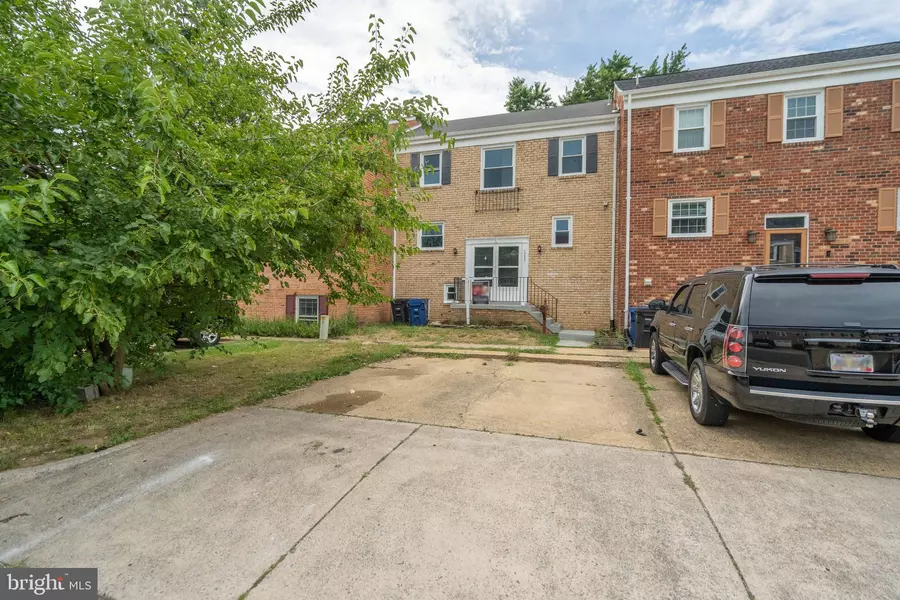 5207 DOVER PL, Alexandria, VA 22311