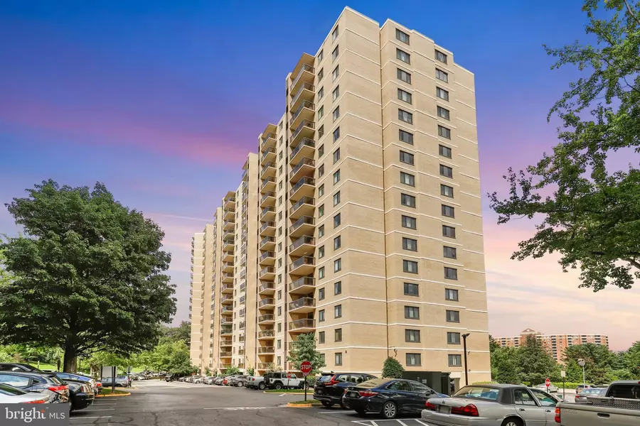 205 YOAKUM PKWY #210, Alexandria, VA 22304