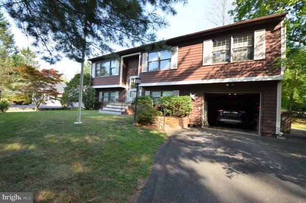 11 NORTHFIELD CT, Lambertville, NJ 08530