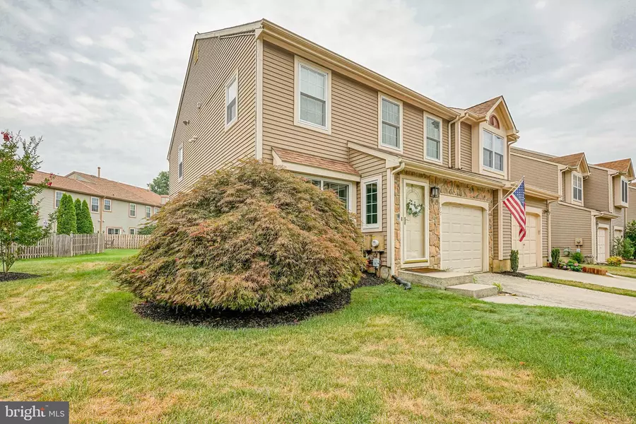 77 KETTLEBROOK DR, Mount Laurel, NJ 08054