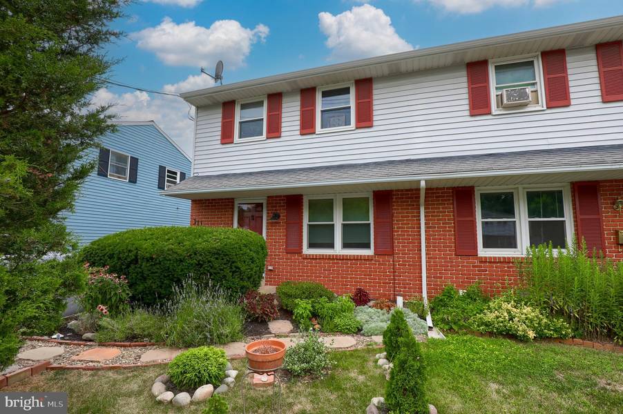 311 E CHERRY ST, Elizabethtown, PA 17022