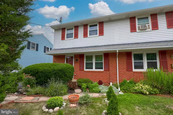 311 E CHERRY ST, Elizabethtown, PA 17022