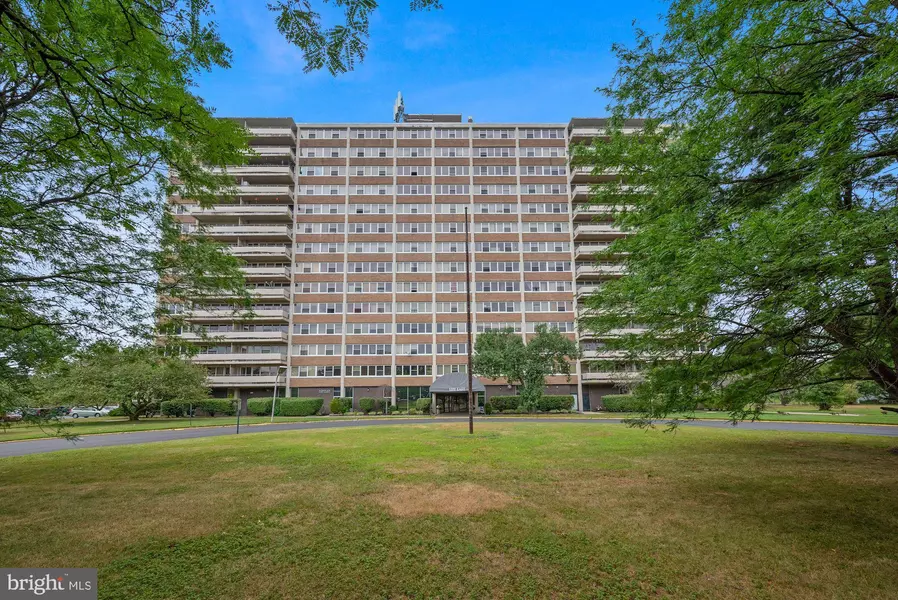 301 BARCLAY TOWERS, Cherry Hill, NJ 08034