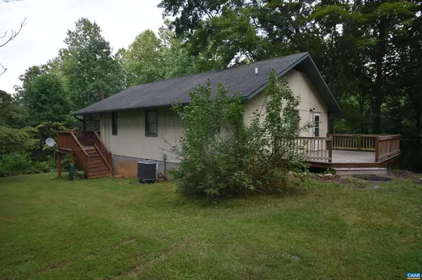 Stanardsville, VA 22973,23 LISA LN