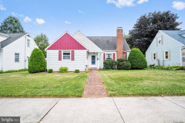 110 E MARBLE ST, Mechanicsburg, PA 17055