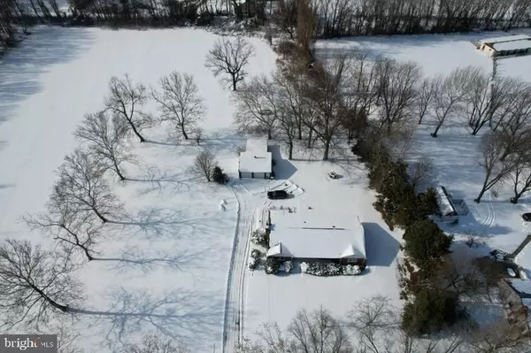 Laurel Springs, NJ 08021,853 LITTLE GLOUCESTER RD