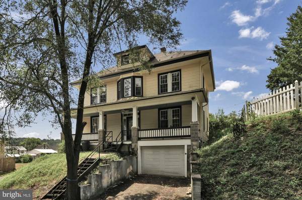 23 W MILL ST, Pine Grove, PA 17963