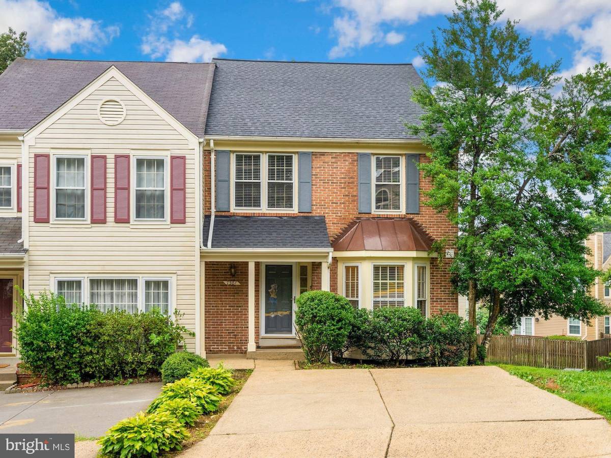 Springfield, VA 22153,7381 HIDDEN KNOLLS CT