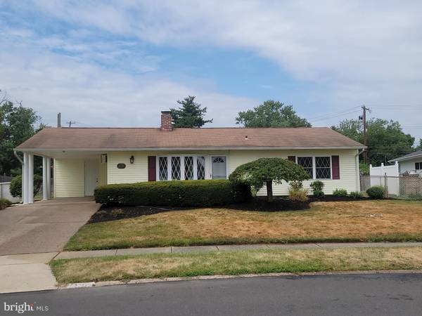 336 DOGWOOD DR, Levittown, PA 19055