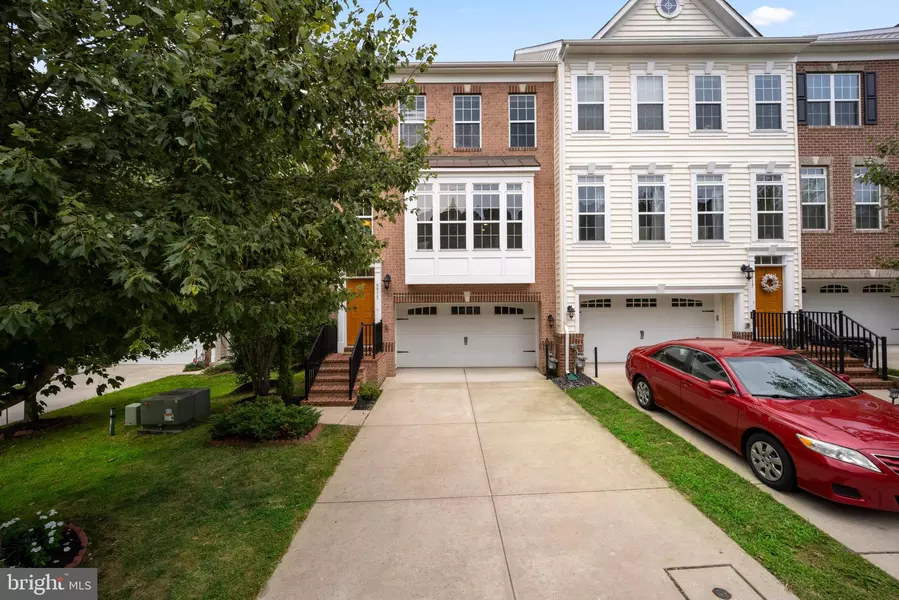 9915 VEILED DAWN, Laurel, MD 20723