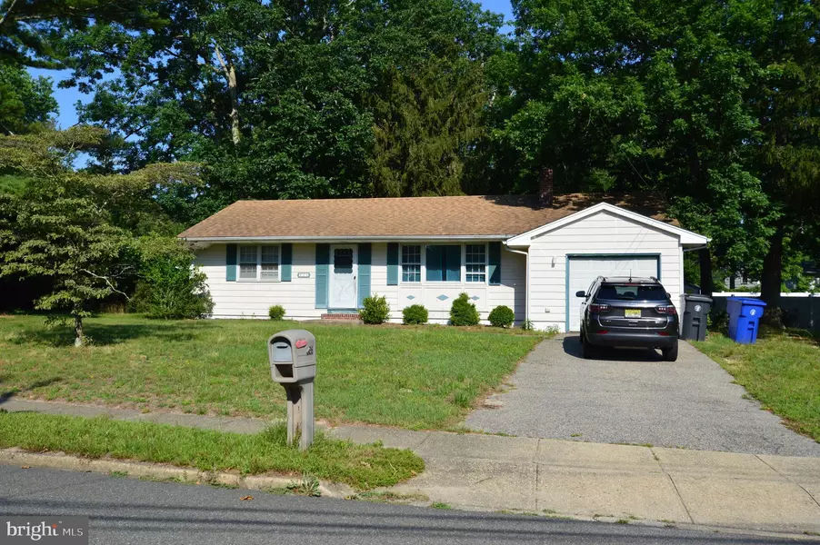 826 BARTLETT PL, Toms River, NJ 08753