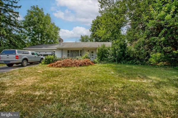 19 LOCUST CIR, Mechanicsburg, PA 17050