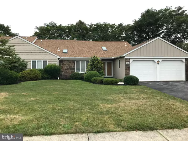 5664 MERION LN, Macungie, PA 18062