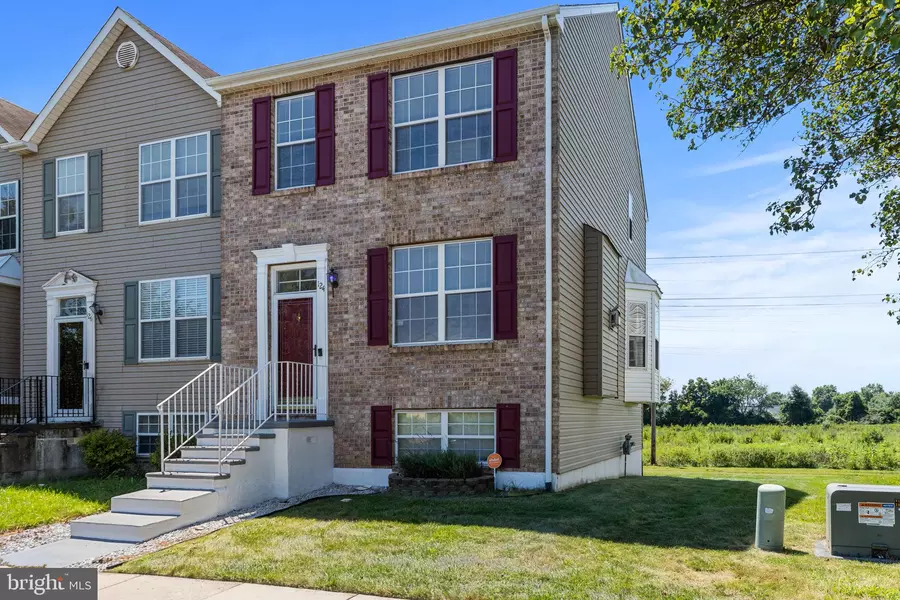 124 VERSAILLES CT, Newark, DE 19702
