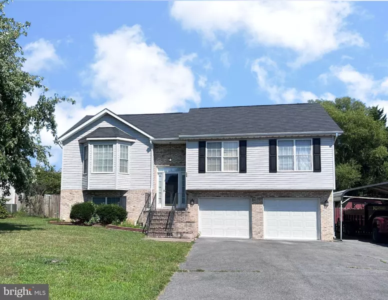 302 MONTGOMERY CIR, Stephens City, VA 22655