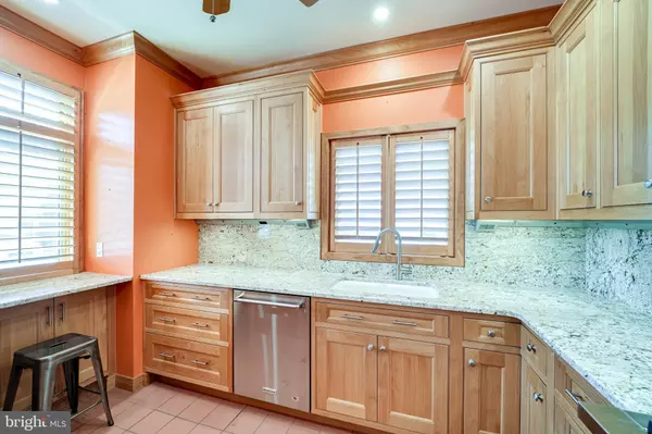 Alexandria, VA 22314,108 N WEST ST