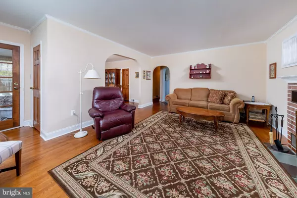 Gibbstown, NJ 08027,52 HOLLY PL