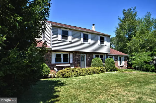 321 JEFFERSON ST, Red Hill, PA 18076