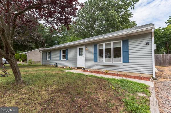 28 CLOVER ST, Browns Mills, NJ 08015