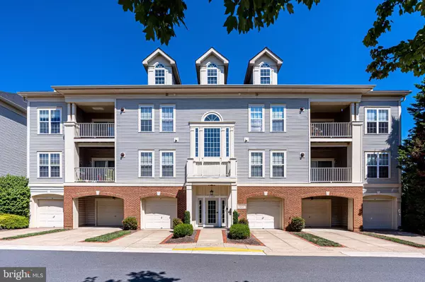 11337 WESTBROOK MILL LN #103, Fairfax, VA 22030