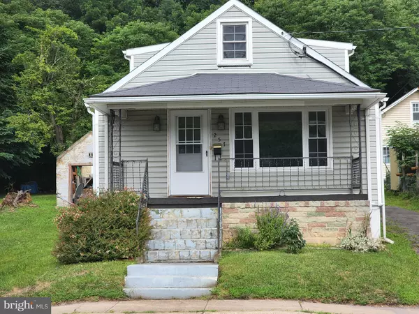 Berkeley Springs, WV 25411,257 N WASHINGTON ST